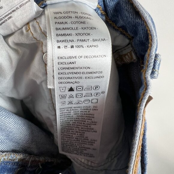 Levi's Women's 501 Light Wash Button Fly Distressed Jean Shorts Sz 28 Boho - Picture 8 of 9